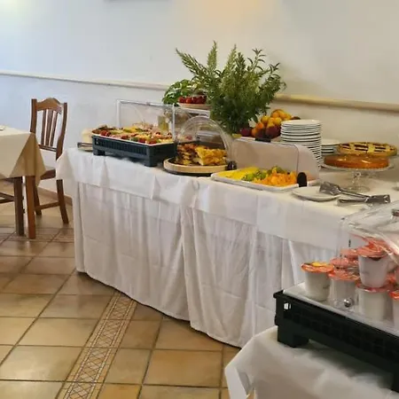 מלון Punta San Francesco 3*