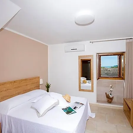 Punta San Francesco 호텔 3*