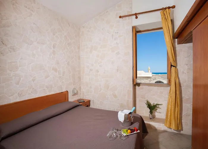 Hotel Punta San Francesco 3*